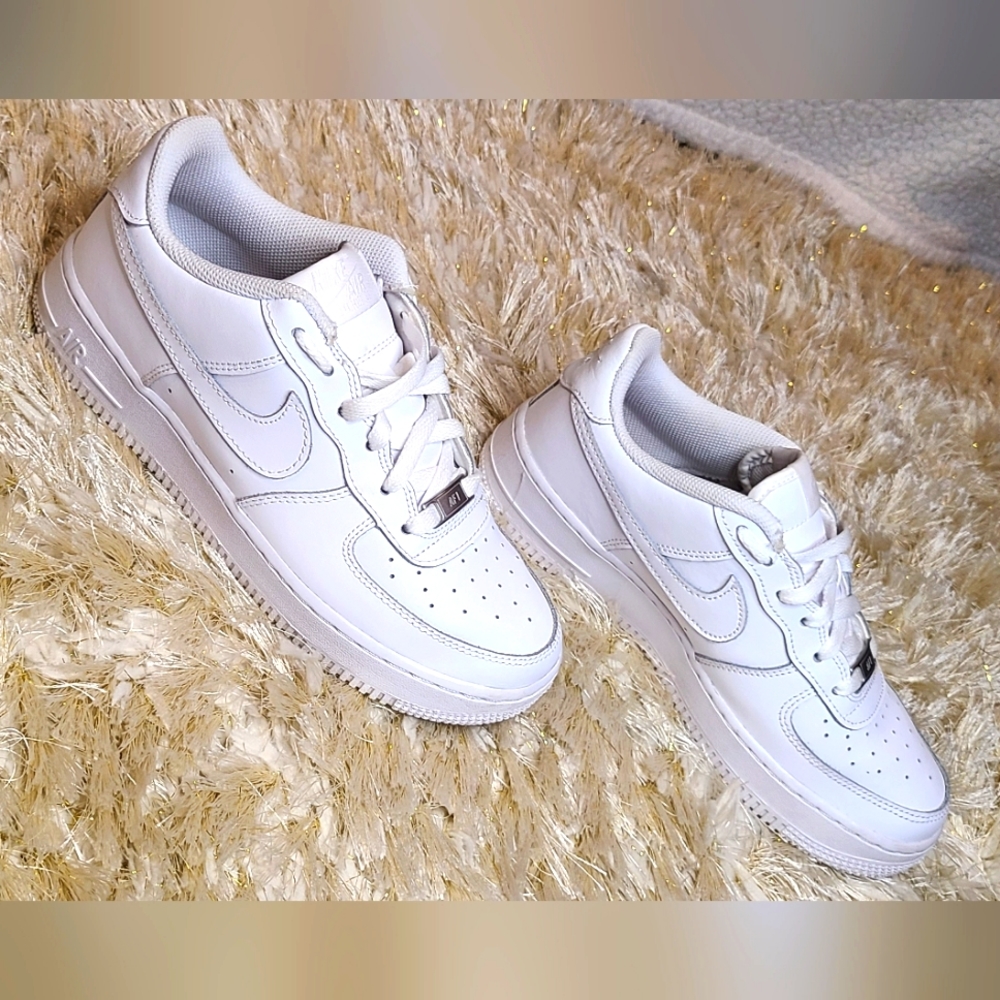 GS White Nike Air Force 1s Size 6Y *Great Condition*